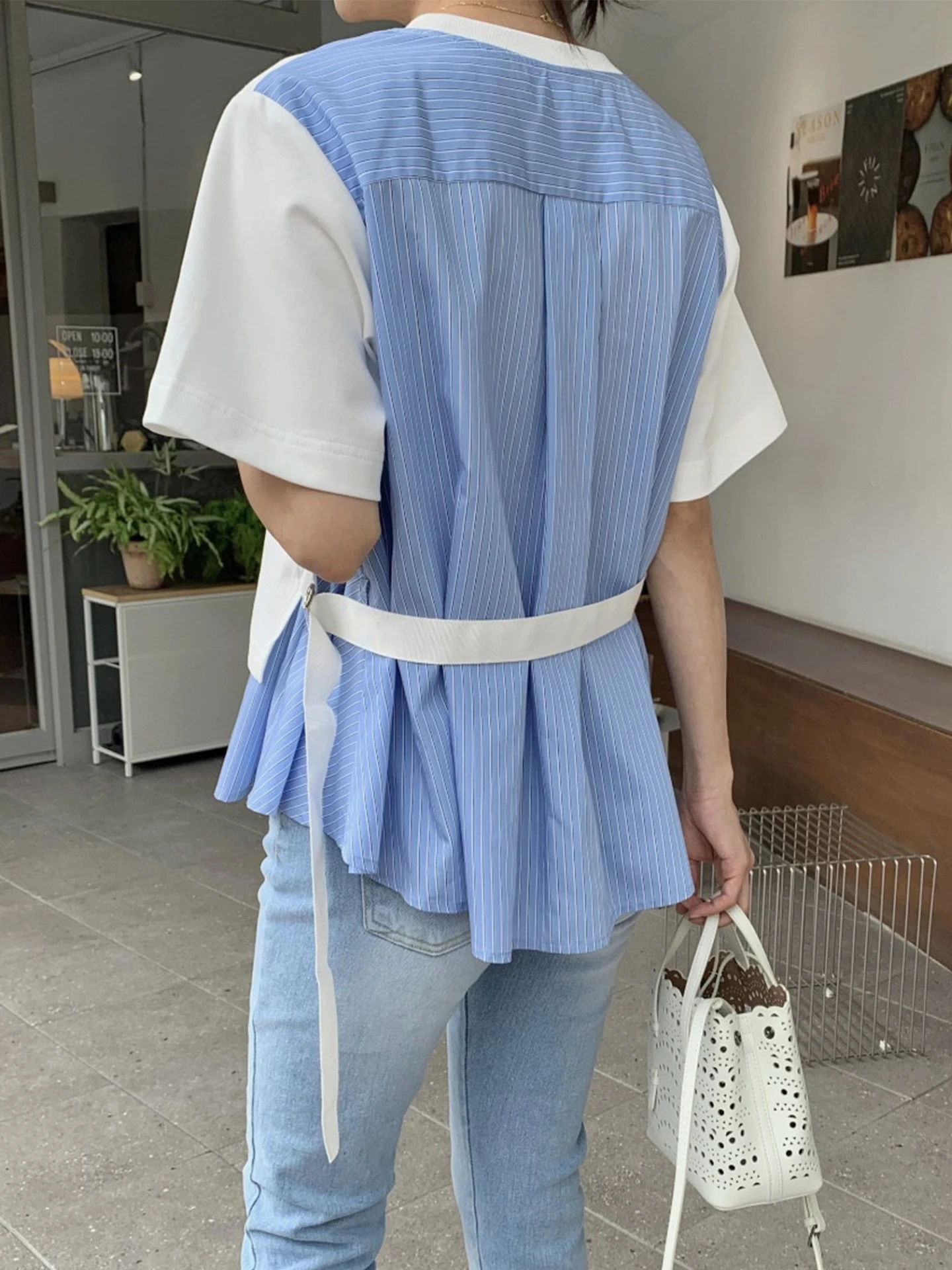 Unique Color Block Stripe Belted Short Sleeve Shirt Women's Top Chic Summer New Design Sensation Special Polyester Fiber Bamb...
Unique Color Block Stripe Belted Short Sleeve Shirt Women's Top Chic Summer New Design Sensation Special Polyester Fiber Bamb...