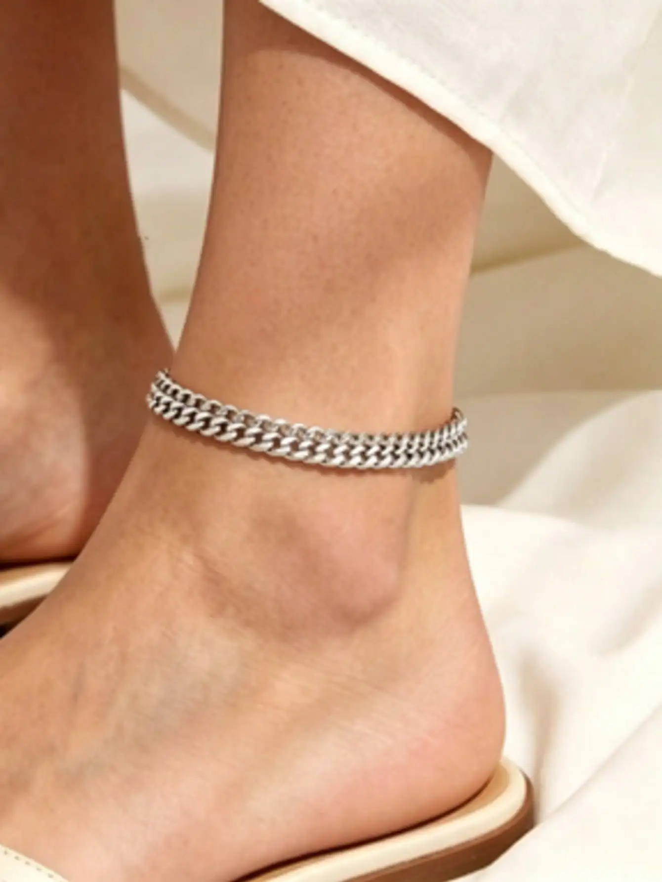 Adjustable Gold & Silver Anklet Set, Featuring Cuban Chain And Delicate Chain Design, Waterproof Foot Jewelry For Women And Girls
Adjustable Gold & Silver Anklet Set, Featuring Cuban Chain And Delicate Chain Design, Waterproof Foot Jewelry For Women And Girls