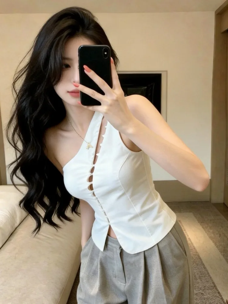Retro Hong Kong Style Knitted Open Cardigan Hollow out Sleeveless Women's Vest Slimming Short Top with Button Detail
Retro Hong Kong Style Knitted Open Cardigan Hollow out Sleeveless Women's Vest Slimming Short Top with Button Detail