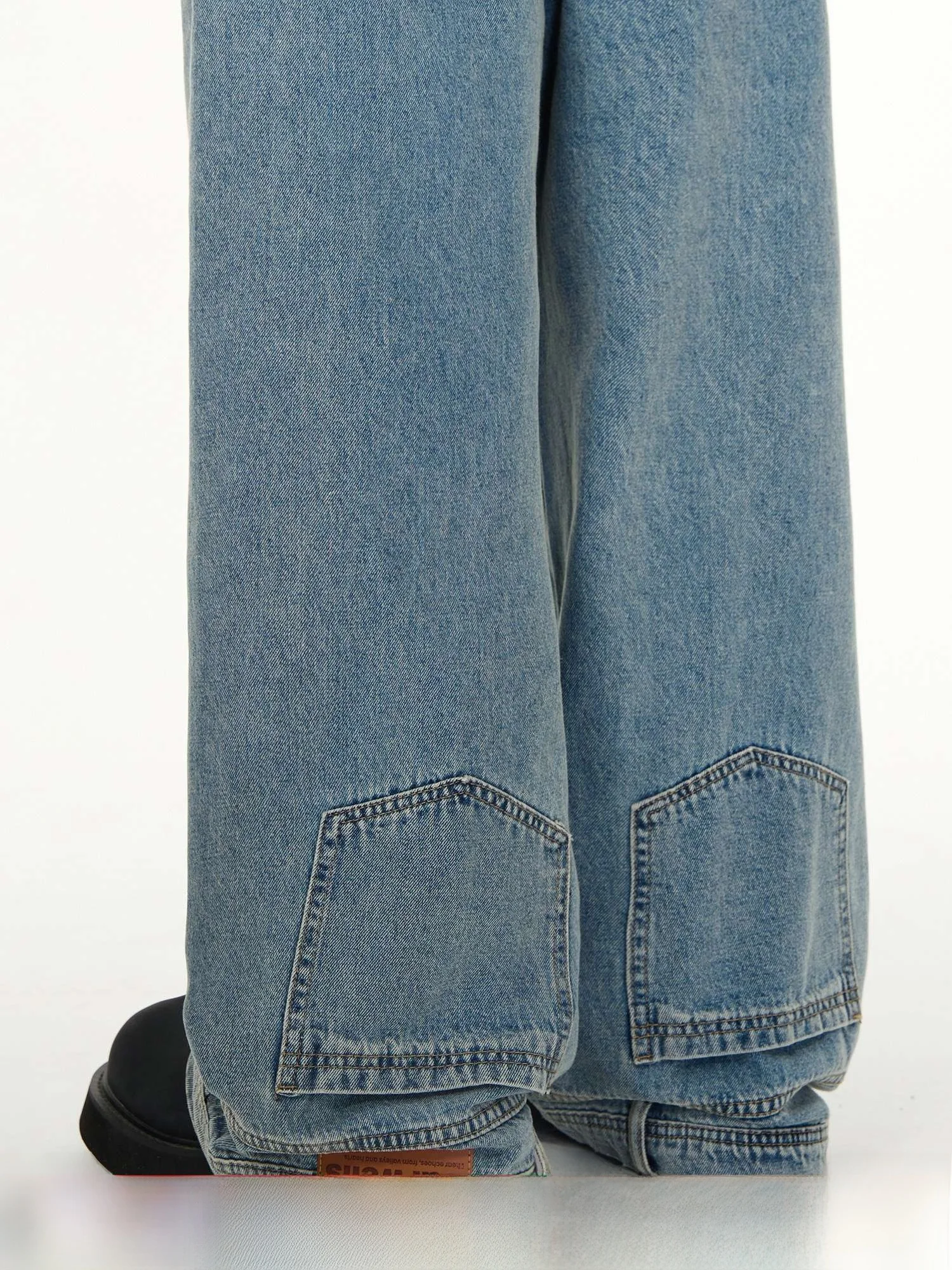 MADWITCH Inverted Wide Leg Jeans American Style Design Sensation Straight Cut Reverse Wear Long Pants for Men Spring 2024
MADWITCH Inverted Wide Leg Jeans American Style Design Sensation Straight Cut Reverse Wear Long Pants for Men Spring 2024
