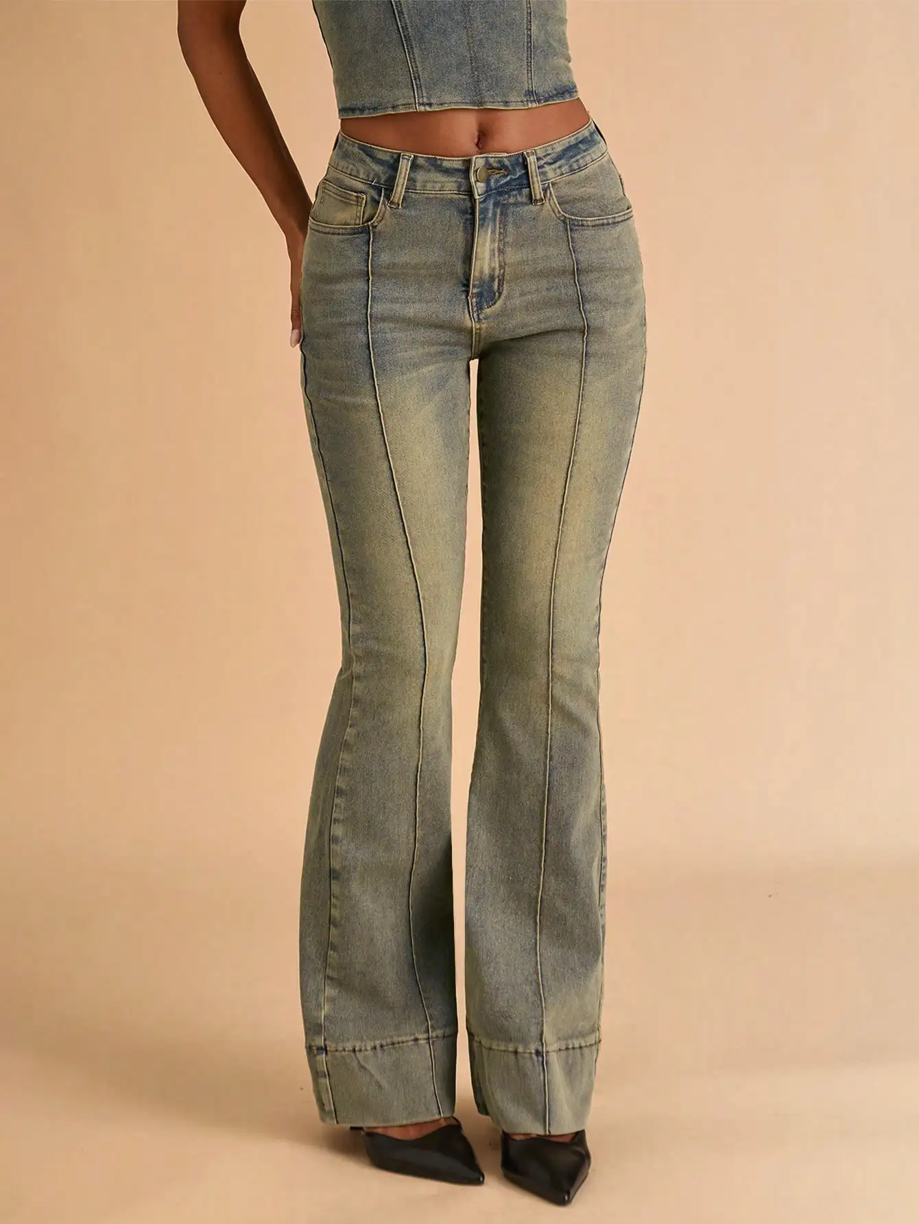 Women's High Waist Flared Jeans with Pocket Design, Retro Washed Denim for Casual Streetwear Outfits
Women's High Waist Flared Jeans with Pocket Design, Retro Washed Denim for Casual Streetwear Outfits