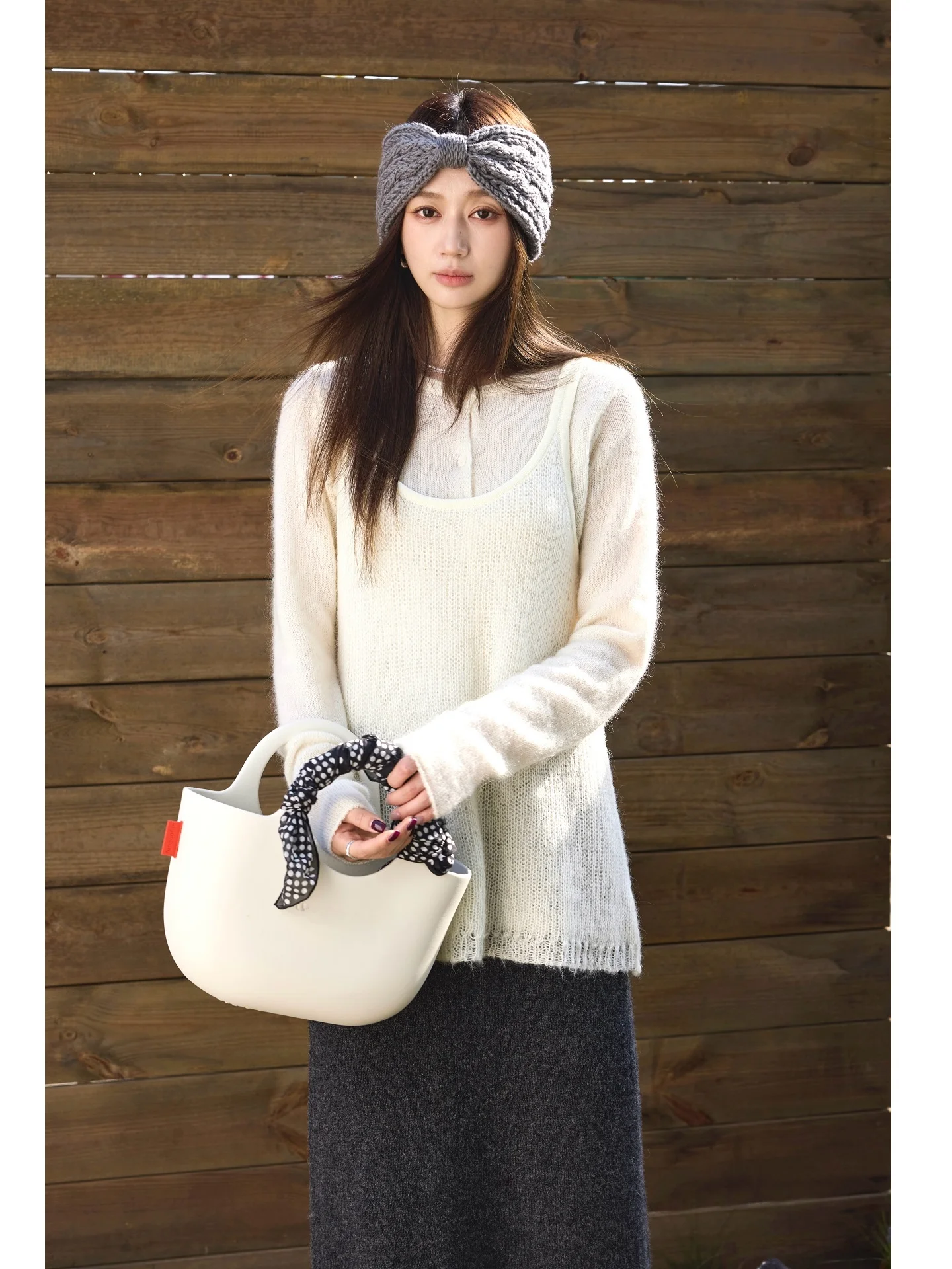 Camelux Korean Sle Wool Knitted Vest Set Warm Casual Loose Fit round Ne Two Piece Suit for Women Winter And Autumn Wear
Camelux Korean Sle Wool Knitted Vest Set Warm Casual Loose Fit round Ne Two Piece Suit for Women Winter And Autumn Wear
