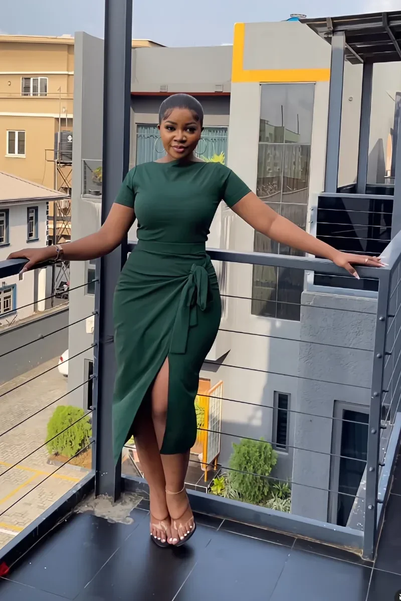 KEXU Fashion Bowknot Wrap High Side Slit Midi Skirt Suit and Short Sleeve T-shirt Two Piece Dress Set Women Summer Outfits
KEXU Fashion Bowknot Wrap High Side Slit Midi Skirt Suit and Short Sleeve T-shirt Two Piece Dress Set Women Summer Outfits