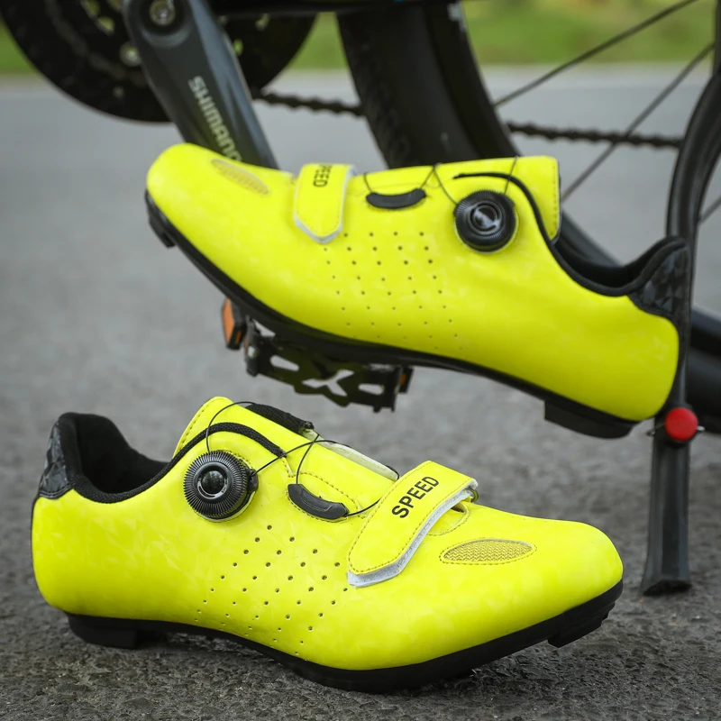 Пара молодежных четырехсезонных кожаных профессиональных велосипедных туфель, велосипедных туфель с вращающейся пряжкой, размеры 37-46, ADN-25004-2-4
Пара молодежных четырехсезонных кожаных профессиональных велосипедных туфель, велосипедных туфель с вращающейся пряжкой, размеры 37-46, ADN-25004-2-4