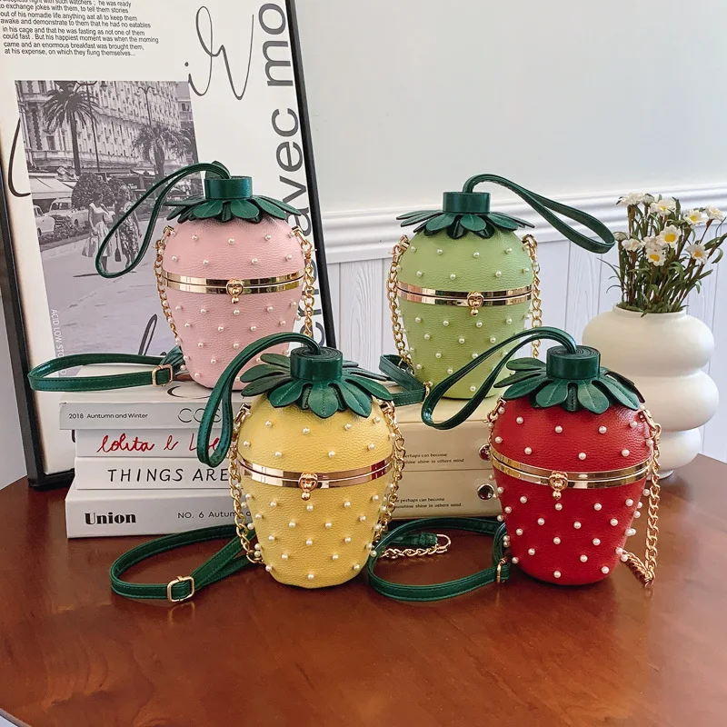 Candy Color Strawberry Women Handbag Cute Pearls Box Bags for Women Shoulder Bag NEW Funny Purses for Girls Party Wedding Clutch
Candy Color Strawberry Women Handbag Cute Pearls Box Bags for Women Shoulder Bag NEW Funny Purses for Girls Party Wedding Clutch