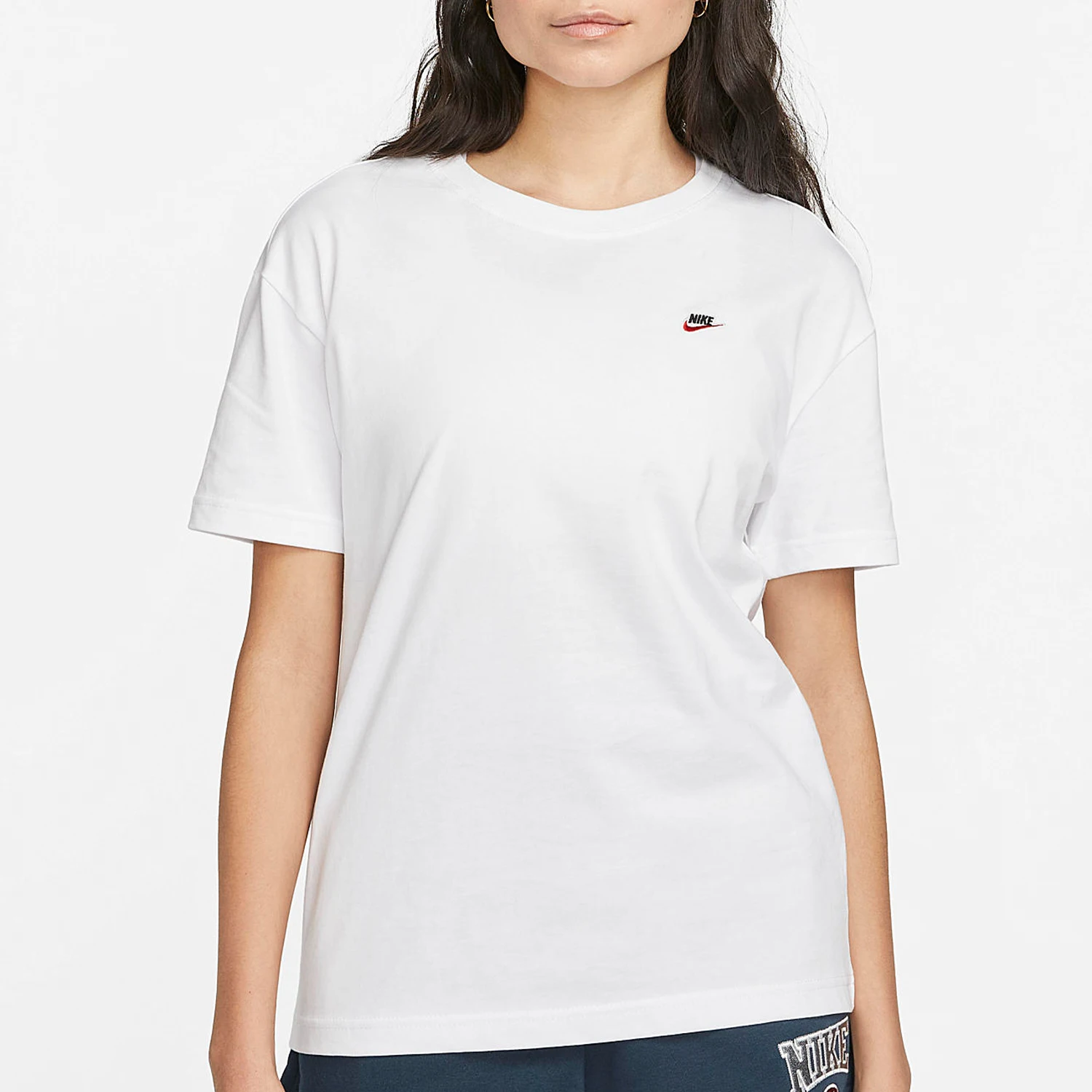Nike Authentic Summer New Women's Sports Casual Embroidered Round Neck Short Sleeve T-Shirt DZ4686-100
Nike Authentic Summer New Women's Sports Casual Embroidered Round Neck Short Sleeve T-Shirt DZ4686-100