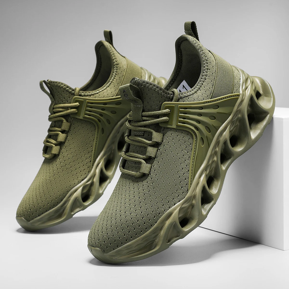 Mens Running Shoes New All Season Low Cut Lace Up Breathe Lightweight Outdoor Thick Soled Casual Versatile Gym Training Sneakers
Mens Running Shoes New All Season Low Cut Lace Up Breathe Lightweight Outdoor Thick Soled Casual Versatile Gym Training Sneakers