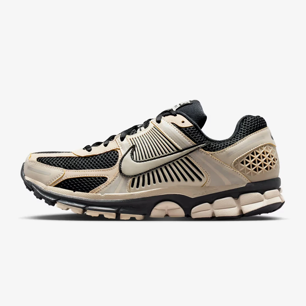 Мужские спортивные повседневные кроссовки Nike Zoom Vomero 5 FJ4151-008
Мужские спортивные повседневные кроссовки Nike Zoom Vomero 5 FJ4151-008