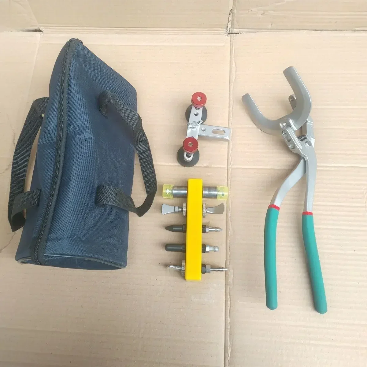 Durable Car Depression Repair Horn Pliers Flat Horn Pliers Trimming and Pressing Edge Horseshoe Plie rs Flat Hole Device
Durable Car Depression Repair Horn Pliers Flat Horn Pliers Trimming and Pressing Edge Horseshoe Plie rs Flat Hole Device
