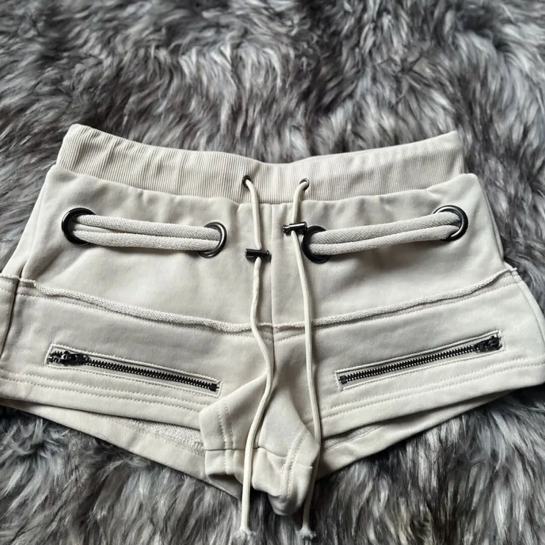 Gisele High Waist Drawstring Shorts Korean Style Casual Millennium Hot Girl Y2K Sports Hot Pants Leisure Sweatpants
Gisele High Waist Drawstring Shorts Korean Style Casual Millennium Hot Girl Y2K Sports Hot Pants Leisure Sweatpants