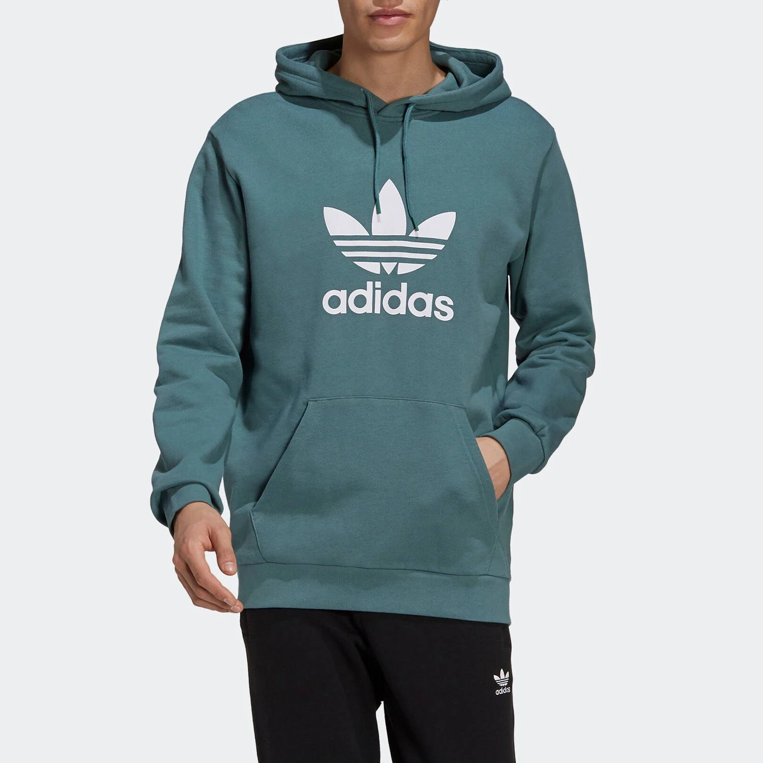 Мужская повседневная толстовка Adidas Authentic Trefoil Hoodie GN3461
Мужская повседневная толстовка Adidas Authentic Trefoil Hoodie GN3461