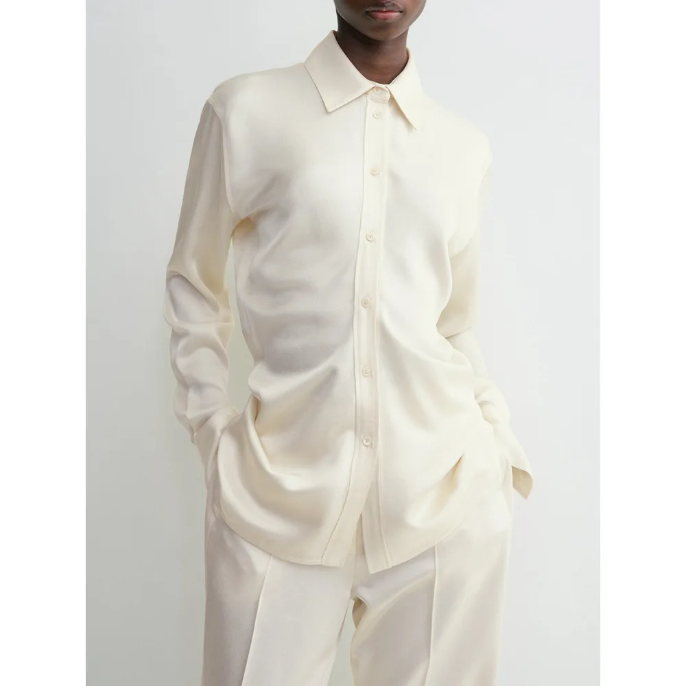 2025 New Elegant Satin Long Sleeve Shirt With Simple Lapel Single Button Closure Waist Cinching Design Early Spring Fashion
2025 New Elegant Satin Long Sleeve Shirt With Simple Lapel Single Button Closure Waist Cinching Design Early Spring Fashion