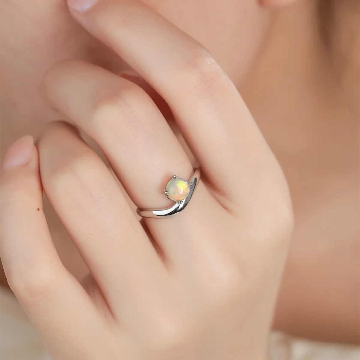 ITSMOS Genuine Opal River Adjustable Ring s925 Sterling Silver Tiny Simple Rings Jewelry for Women Her Best Friend Gift
ITSMOS Genuine Opal River Adjustable Ring s925 Sterling Silver Tiny Simple Rings Jewelry for Women Her Best Friend Gift