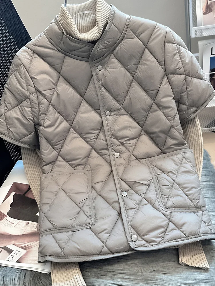 Women's Fleece Lined Stand Collar Vest Autumn Winter Warm Cotton down Jacket Half Sleeve Thermal Locking Inner Vest
Women's Fleece Lined Stand Collar Vest Autumn Winter Warm Cotton down Jacket Half Sleeve Thermal Locking Inner Vest