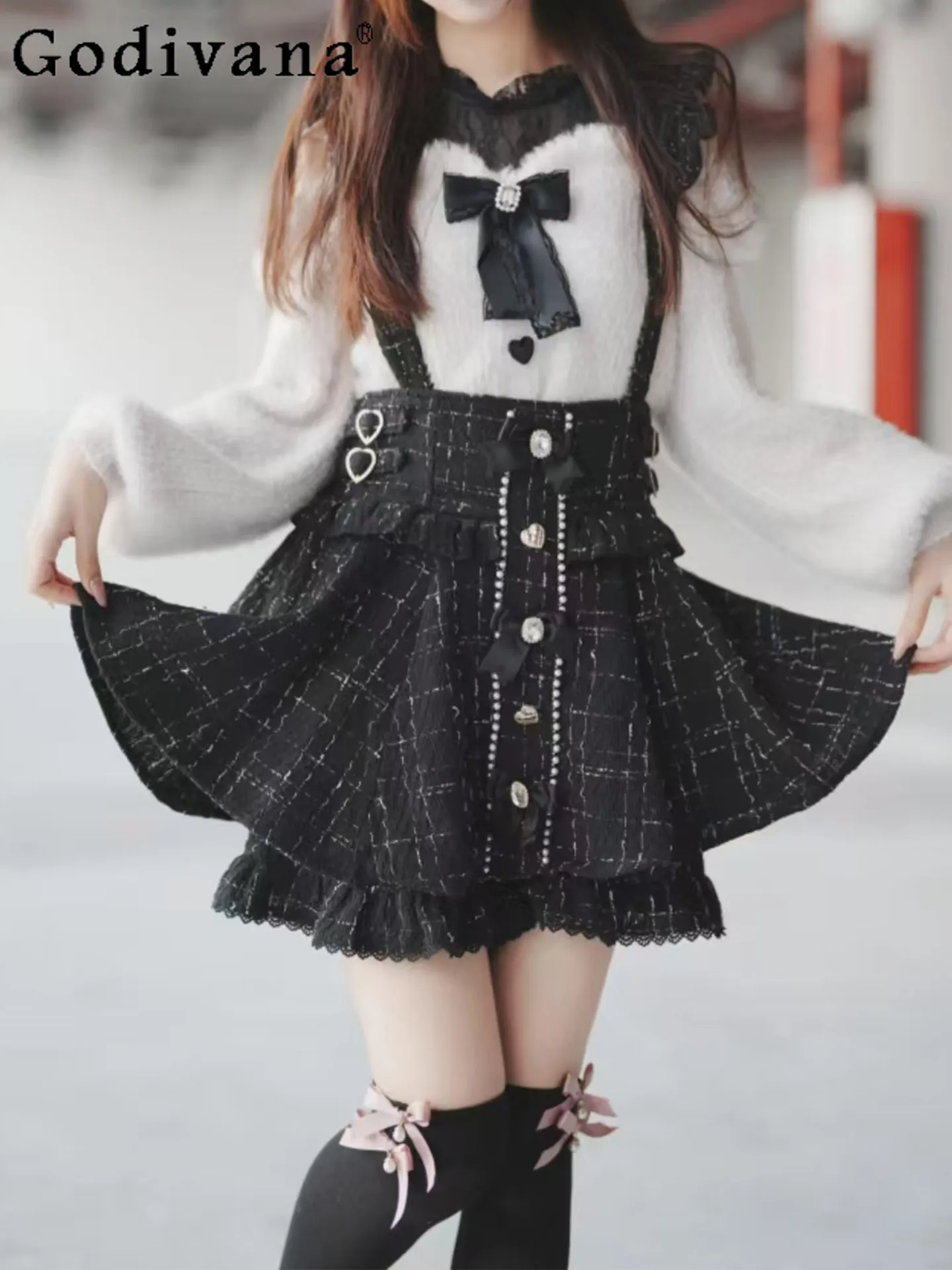 Japanese sweet sister Lolita high waist thin lace pearl strap skirt sweet cute doll girl versatile skirt
Japanese sweet sister Lolita high waist thin lace pearl strap skirt sweet cute doll girl versatile skirt