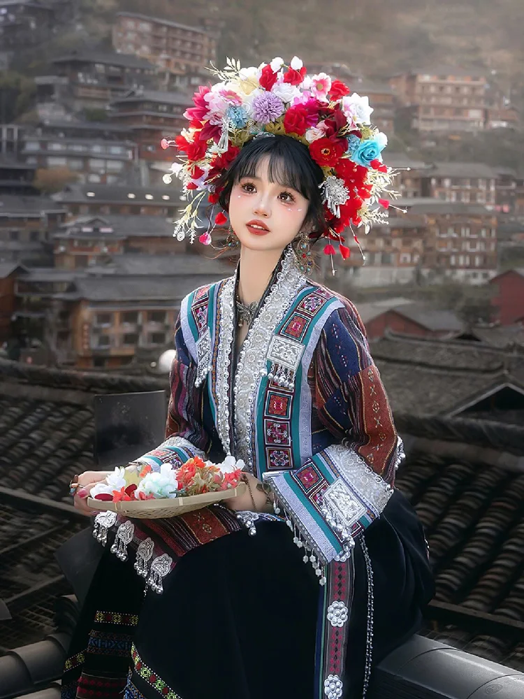 Женская одежда Xunpu головной убор воротник этнический стиль Miao Jiang Девушка Одежда популярная фотография путешествия
Женская одежда Xunpu головной убор воротник этнический стиль Miao Jiang Девушка Одежда популярная фотография путешествия
