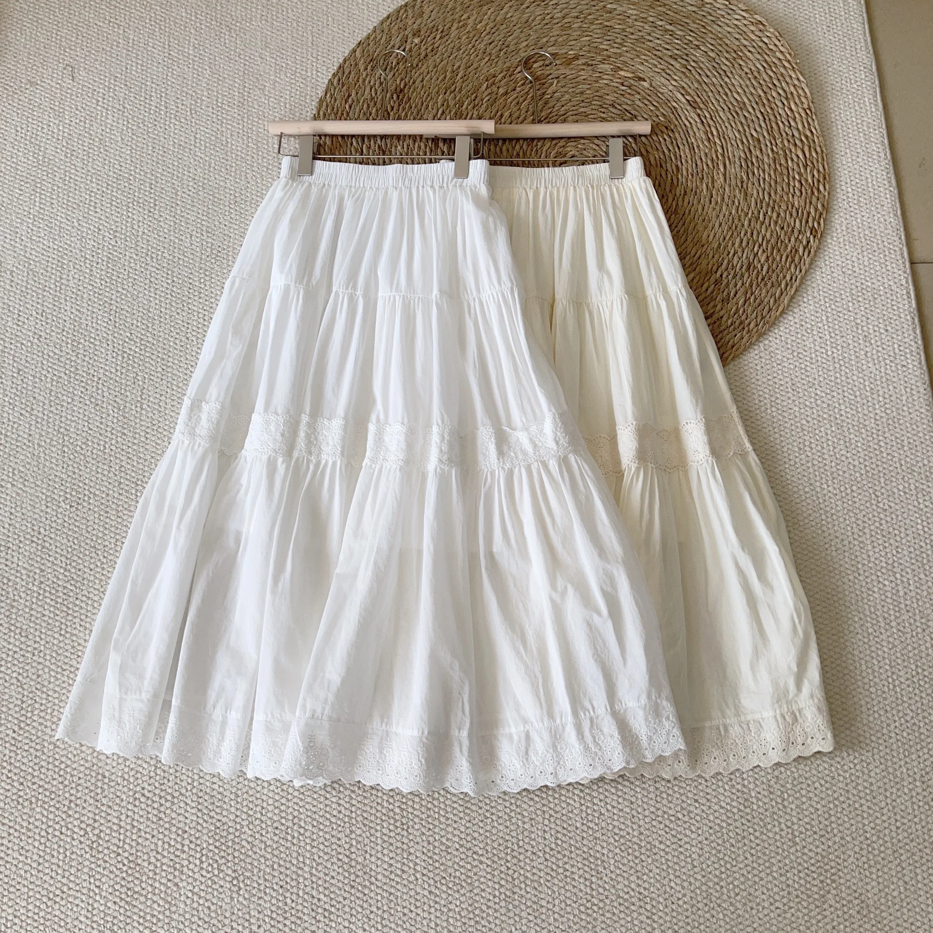 2025 Autumn women clothes Boho Vintage Long Skirts Women Summer High Waist Cotton Lace Patchwork Holiday Beach Skirt
2025 Autumn women clothes Boho Vintage Long Skirts Women Summer High Waist Cotton Lace Patchwork Holiday Beach Skirt