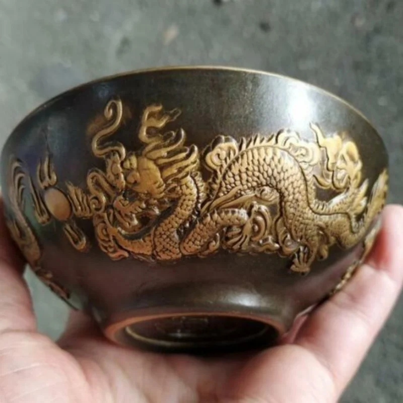 Chinese Retro Pure Brass Gilt Dragon Bowl Antique Bronze Collection Decoration
Chinese Retro Pure Brass Gilt Dragon Bowl Antique Bronze Collection Decoration