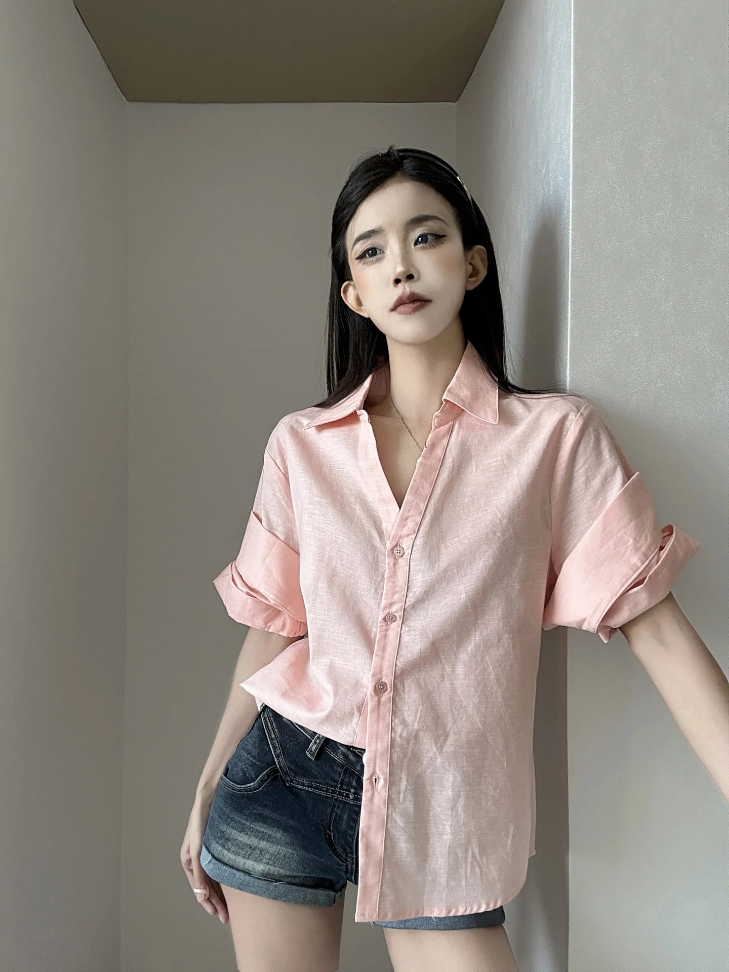 Chic Casual Shirt Women's Summer Simple Breathable Loose Fit Cotton Linen Blend Five-Quarter Sleeve Elegant Top
Chic Casual Shirt Women's Summer Simple Breathable Loose Fit Cotton Linen Blend Five-Quarter Sleeve Elegant Top