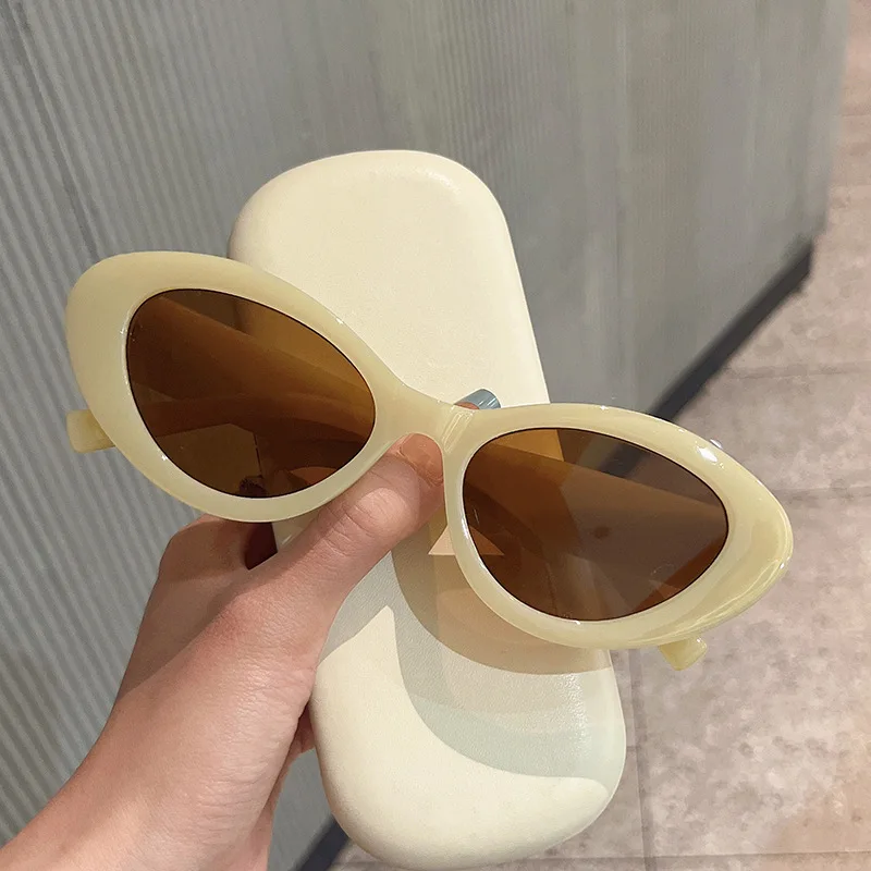 Luxury Brand Designer Vintage Cat Eye Sunglasses Women For Men 2025 Sun Glasses Trendy Punk Popular Jelly Sexy Ladies Eyeglasses
Luxury Brand Designer Vintage Cat Eye Sunglasses Women For Men 2025 Sun Glasses Trendy Punk Popular Jelly Sexy Ladies Eyeglasses