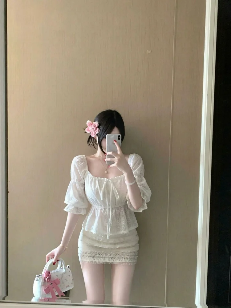 Spring Summer Floral Print Shirt Women's Korean Style Bubble Sleeve Square Collar Waist-Cinching Belted Sweet Girl's Top
Spring Summer Floral Print Shirt Women's Korean Style Bubble Sleeve Square Collar Waist-Cinching Belted Sweet Girl's Top