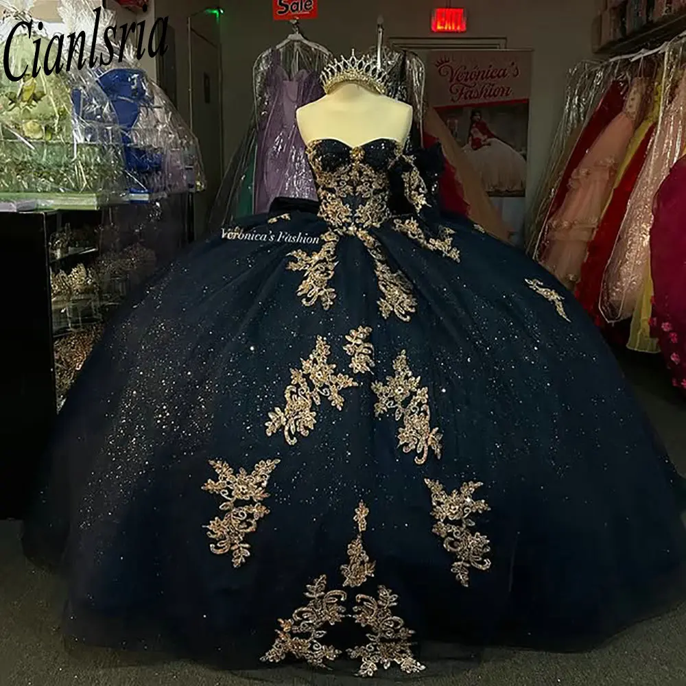 Черное милое платье Quinceanera без рукавов, бальное платье с золотыми аппликациями, кружево Sweet 15, мексиканское индивидуальное платье
Черное милое платье Quinceanera без рукавов, бальное платье с золотыми аппликациями, кружево Sweet 15, мексиканское индивидуальное платье