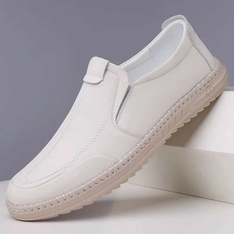 Новая мужская кожаная повседневная обувь, лоферы без шнуровки на мягкой подошве, лаконичная обувь для отдыха на плоской подошве
Новая мужская кожаная повседневная обувь, лоферы без шнуровки на мягкой подошве, лаконичная обувь для отдыха на плоской подошве