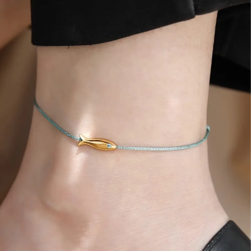 New design with blue silk thread weaving, retro golden koi fish, minimalist and extremely thin ankle chain,ankle rope
New design with blue silk thread weaving, retro golden koi fish, minimalist and extremely thin ankle chain,ankle rope