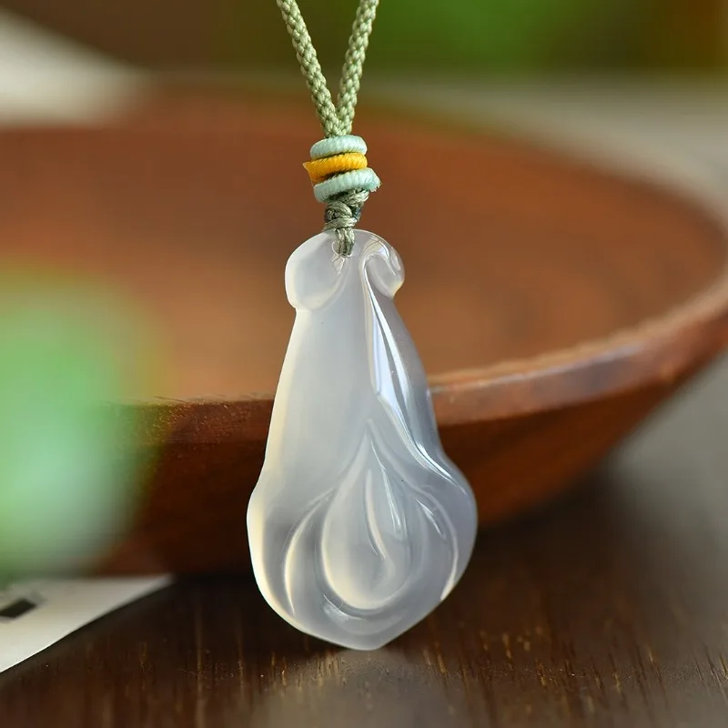 Natural High Ice Chalcedony Magnolia Pendant Fashionable Versatile Men's and Women's Pendant
Natural High Ice Chalcedony Magnolia Pendant Fashionable Versatile Men's and Women's Pendant