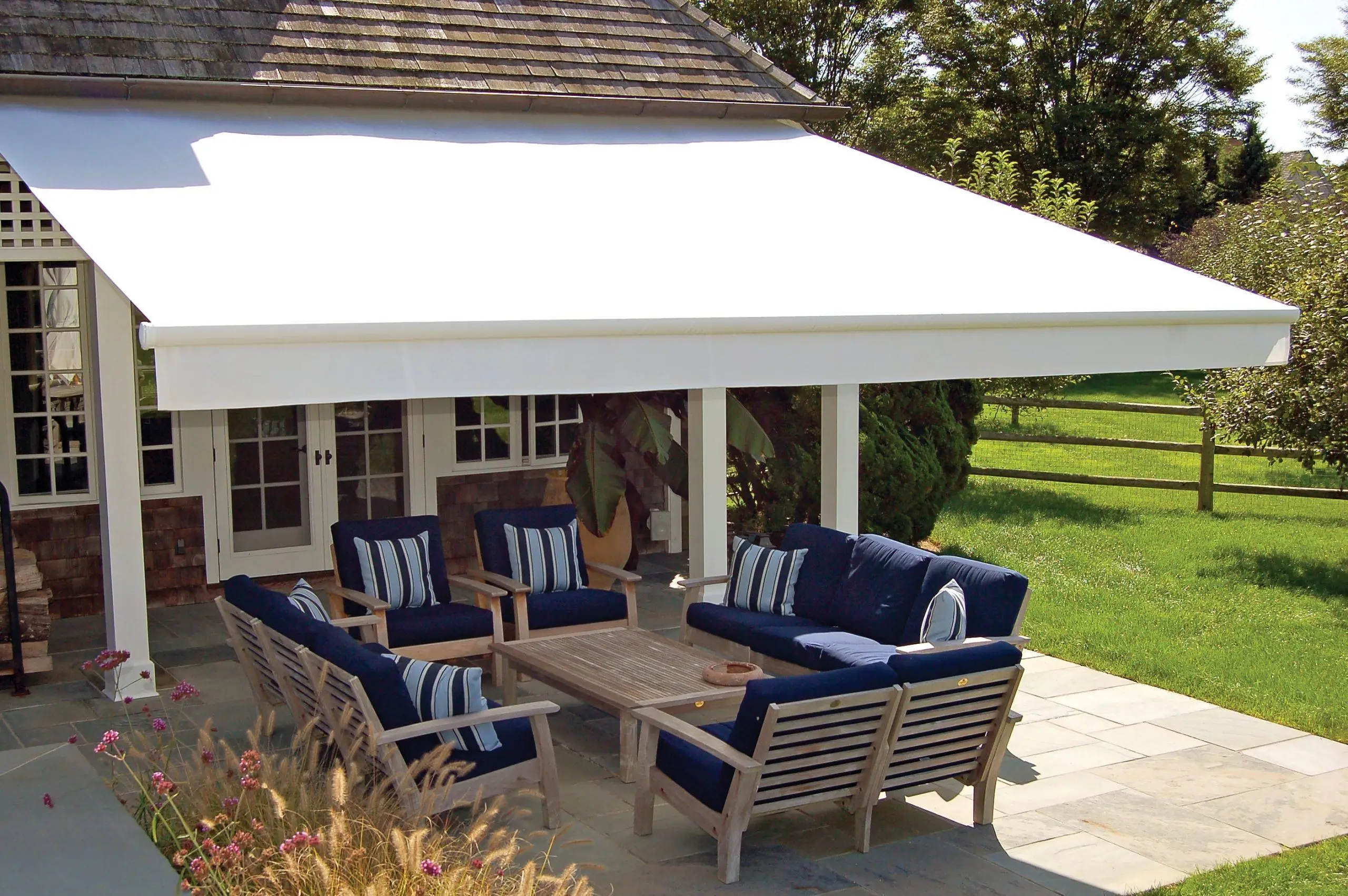 Wholesale Awning Cassette Retractable Customized Aluminum Full Box Sunshade Motorized Retractable Awning OUTDOOR FOLDING AWNING
Wholesale Awning Cassette Retractable Customized Aluminum Full Box Sunshade Motorized Retractable Awning OUTDOOR FOLDING AWNING