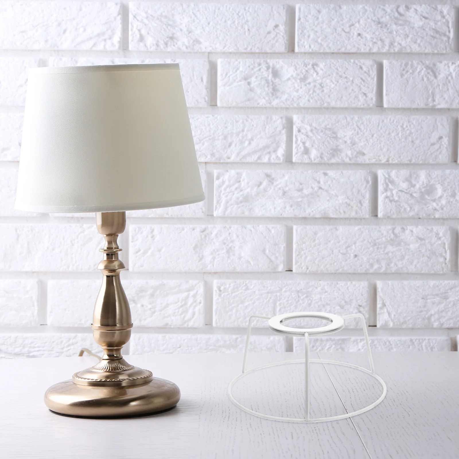 2Pcs E27 DIY Lampshade Frame Metal Lamp Shade Cage for Pendant Table Lamp Holder Lighting Accessories Table Light Shade Frames 
2Pcs E27 DIY Lampshade Frame Metal Lamp Shade Cage for Pendant Table Lamp Holder Lighting Accessories Table Light Shade Frames