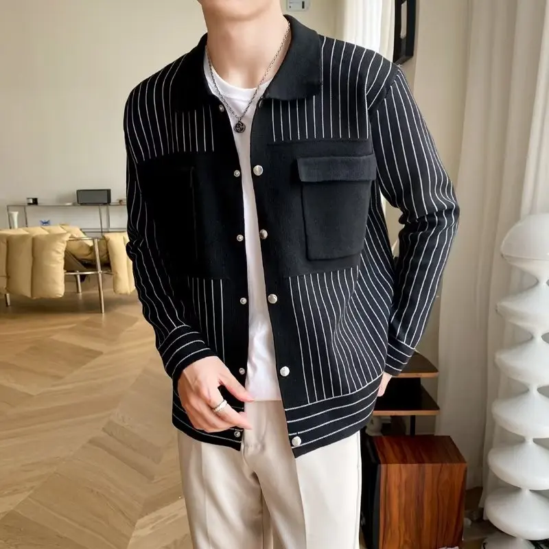 Spring and Autumn Splicing Stripe Knitting Men Jacket Leisure Korean Version Temperament Simple Handsome Personality Trend Coats
Spring and Autumn Splicing Stripe Knitting Men Jacket Leisure Korean Version Temperament Simple Handsome Personality Trend Coats