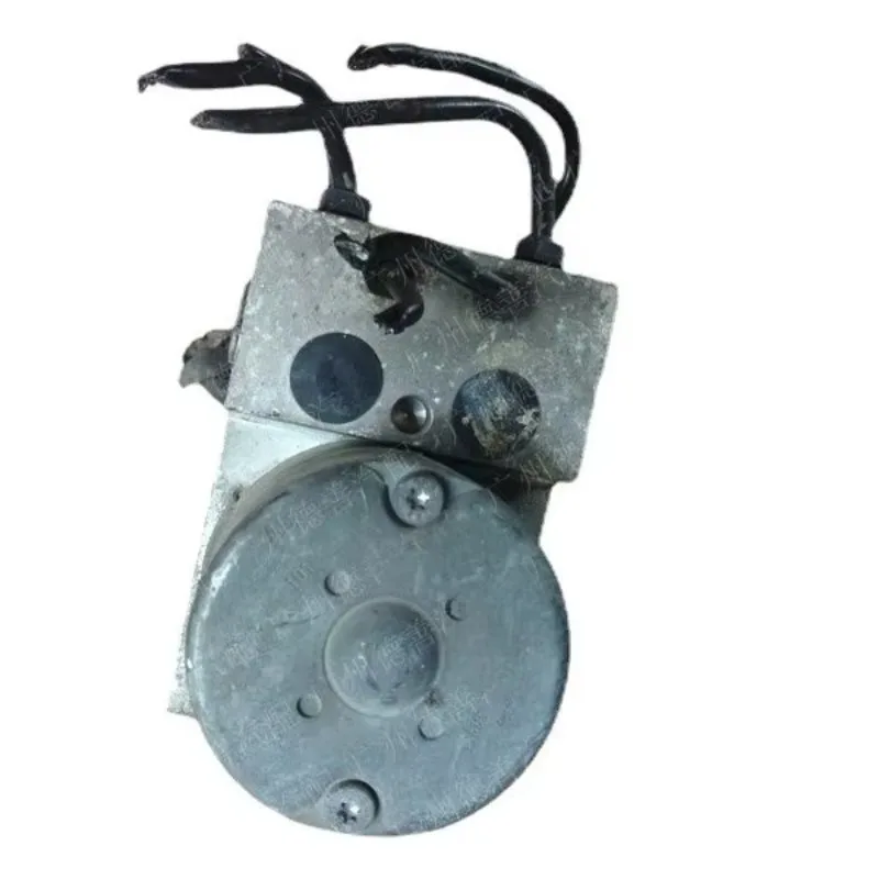 Suitable for Audi A6 car ABS pump anti-lock ABS brake master cylinder 8E0614111B
Suitable for Audi A6 car ABS pump anti-lock ABS brake master cylinder 8E0614111B