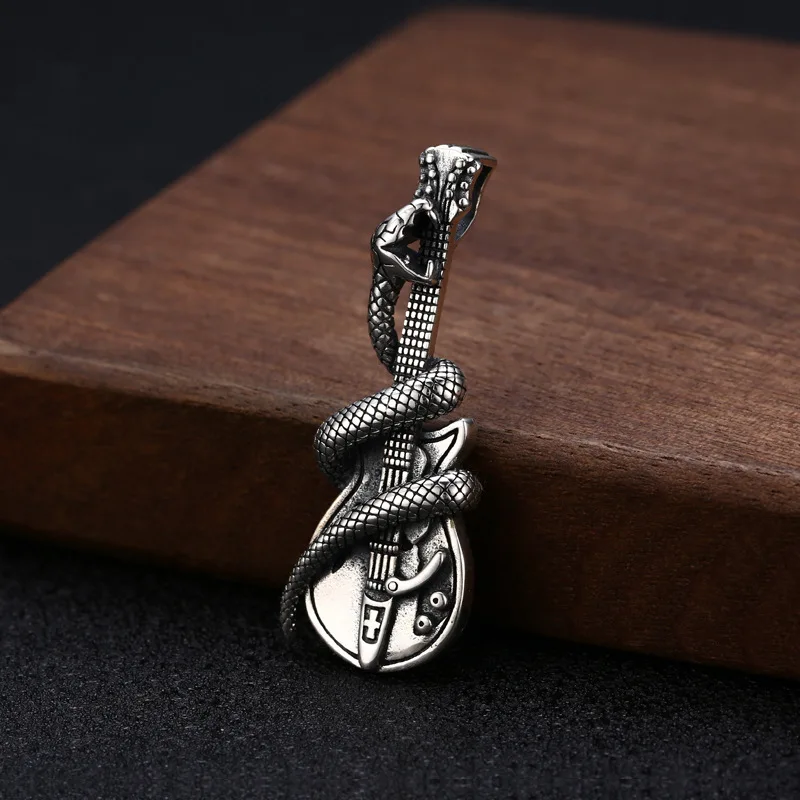 S925 sterling silver necklace pendant creative snake guitar pendant men thai silver retro distressed jewelry
S925 sterling silver necklace pendant creative snake guitar pendant men thai silver retro distressed jewelry