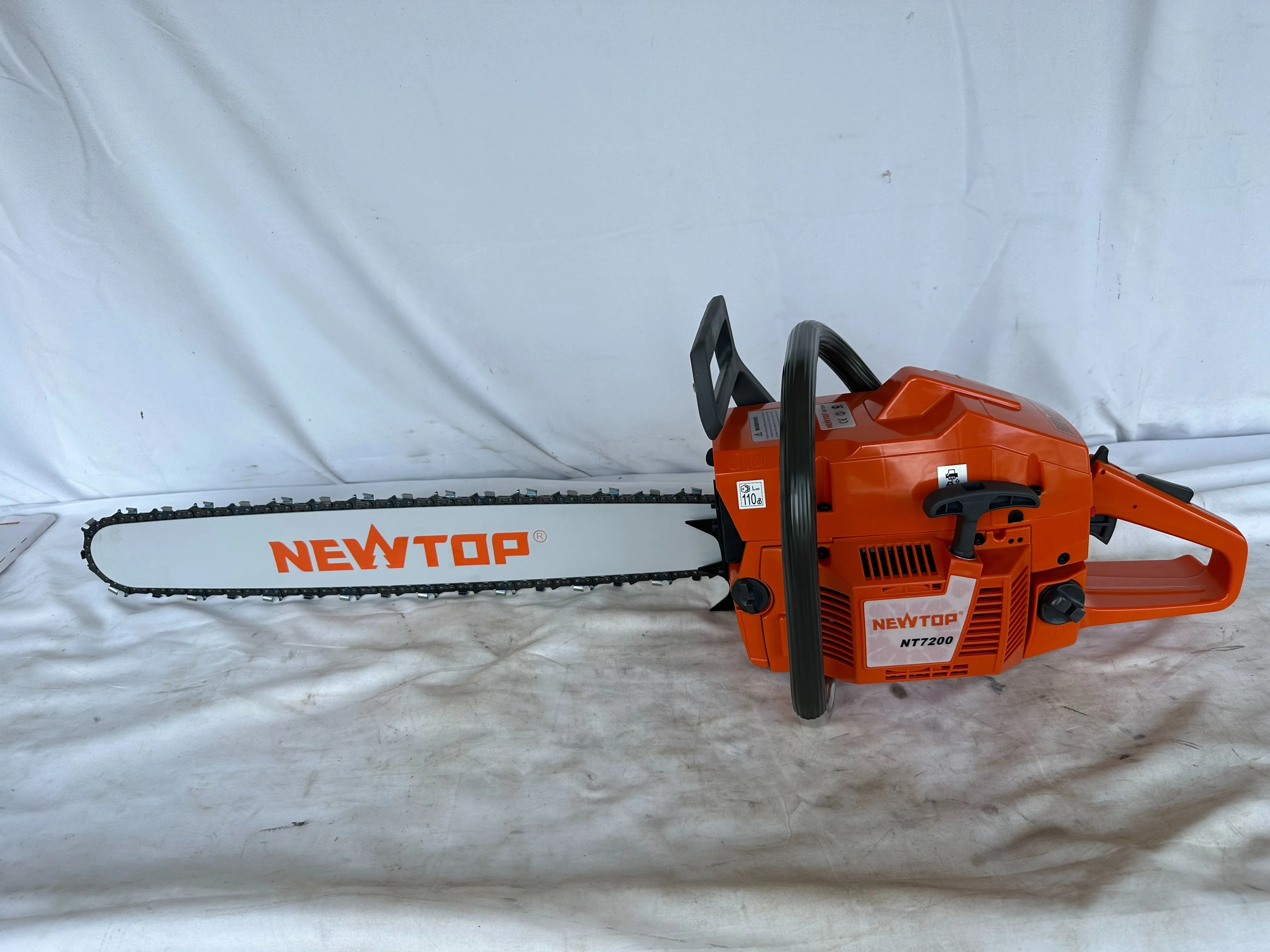 72cc 3.6kW 272XP Petrol Chainsaw 24 Inch Bar for Forestry Wood Cutting
72cc 3.6kW 272XP Petrol Chainsaw 24 Inch Bar for Forestry Wood Cutting