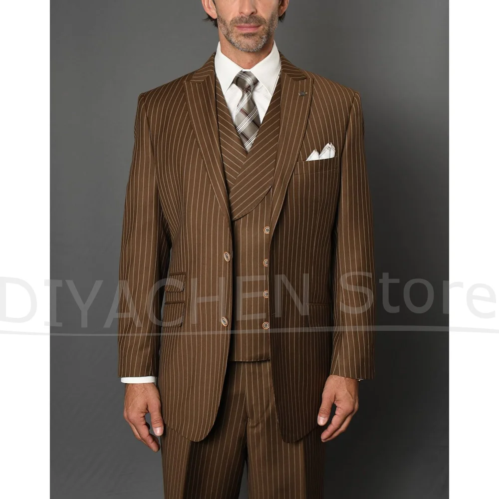 Полосатые мужские костюмы из трех предметов, шикарные однобортные наряды с пиковыми лацканами, формальные мужские модные деловые повседневные тонкие мужские костюмы
Полосатые мужские костюмы из трех предметов, шикарные однобортные наряды с пиковыми лацканами, формальные мужские модные деловые повседневные тонкие мужские костюмы