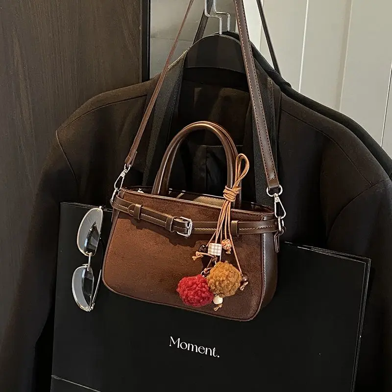 JIAERDI Retro Belt Buckle Tote Bag Women Leather Large Capacity Shoulder Bag Ladies Fashion Premium Commute Crossbody Bags 2025
JIAERDI Retro Belt Buckle Tote Bag Women Leather Large Capacity Shoulder Bag Ladies Fashion Premium Commute Crossbody Bags 2025