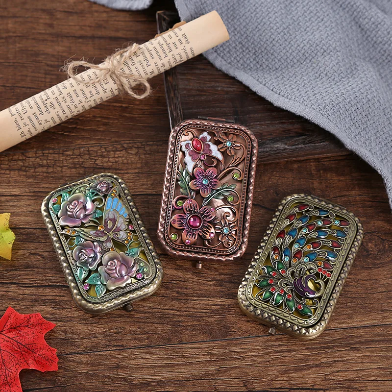 Multiple Styles European Style Metal Mirror Retro Portable Small Mirrors Folding Double-sided Makeup Mirror Bedroom Decoration
Multiple Styles European Style Metal Mirror Retro Portable Small Mirrors Folding Double-sided Makeup Mirror Bedroom Decoration