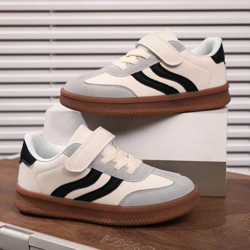A Pair Kids Retro Style Sneakers, Soft Sole Anti-slip Hook-and-loop Casual Shoes, Boys Girls Versatile Footwear DW-MQ-756
A Pair Kids Retro Style Sneakers, Soft Sole Anti-slip Hook-and-loop Casual Shoes, Boys Girls Versatile Footwear DW-MQ-756