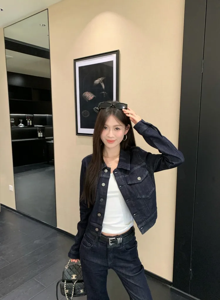 Denim Coat High Quality Big Pearl Womens Winter Plush Padded Flare Quilted Gothic Turtleneck Functional Hooded Cozy Nomadic Chic
Denim Coat High Quality Big Pearl Womens Winter Plush Padded Flare Quilted Gothic Turtleneck Functional Hooded Cozy Nomadic Chic