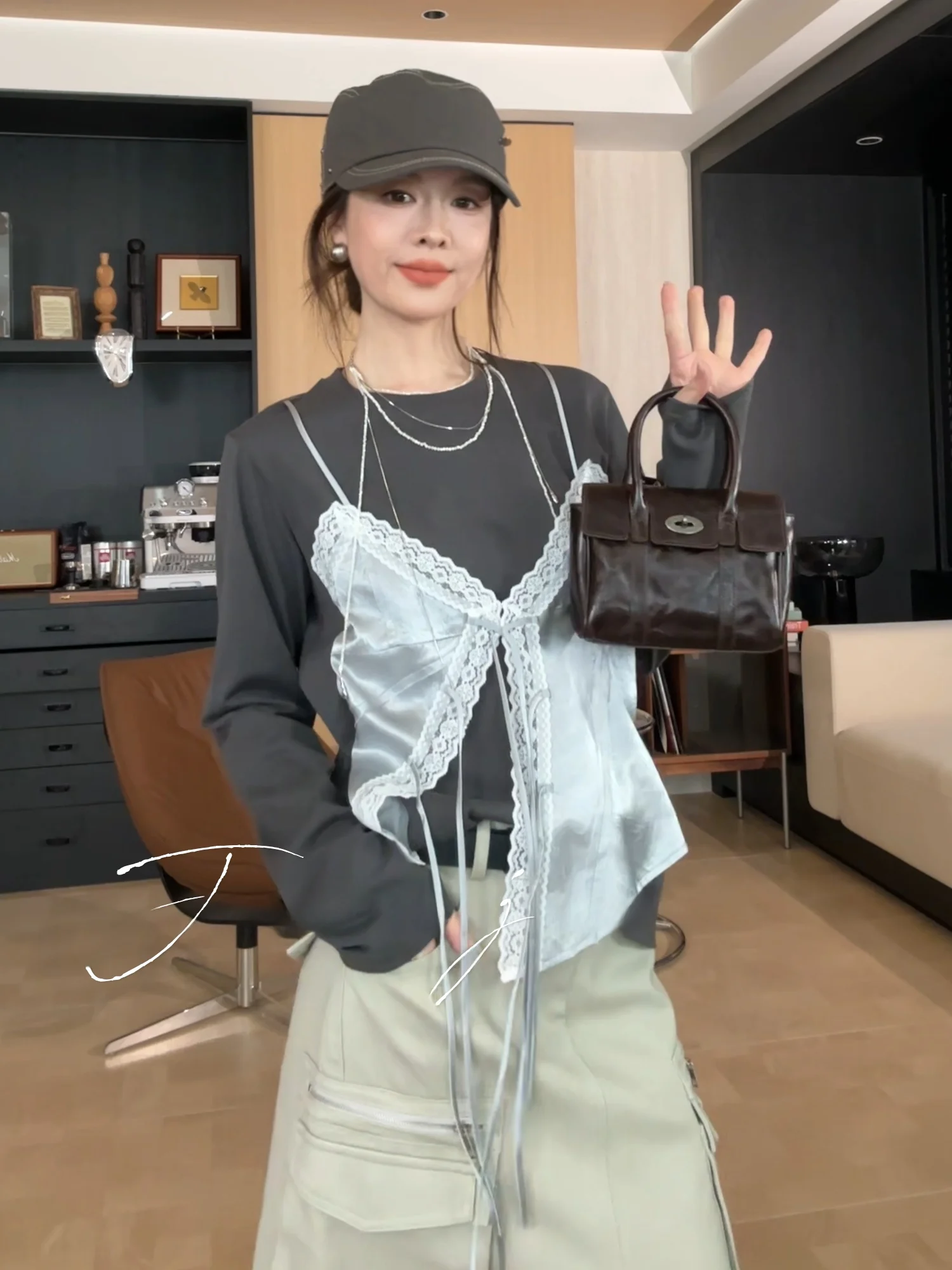 Jaajaaa Lace Panel Slim Fit Long Sve T-irt Spring 2026 Casual Sle Fake Two-Piece Breathable Comfortable Women's Top
Jaajaaa Lace Panel Slim Fit Long Sve T-irt Spring 2026 Casual Sle Fake Two-Piece Breathable Comfortable Women's Top