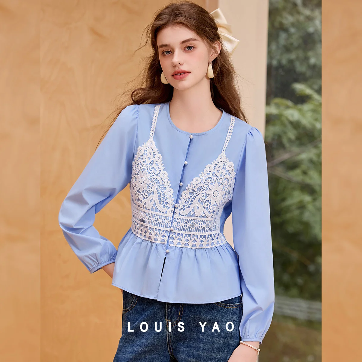LOUIS YAO Hollow Contrasting Lace Women's Shirt 2025 Autumn Splicing Fake Two-piece Blouse Elegant Slim Fit Round Neck Top
LOUIS YAO Hollow Contrasting Lace Women's Shirt 2025 Autumn Splicing Fake Two-piece Blouse Elegant Slim Fit Round Neck Top