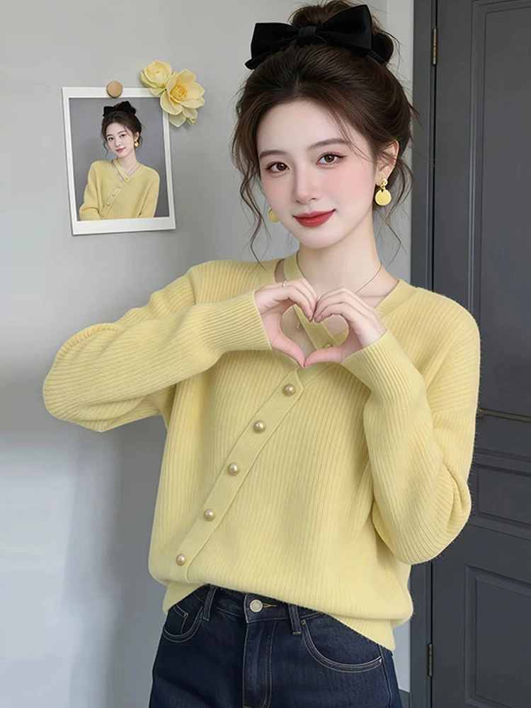 Korean Style V-Neck Knitted Base Shirt Women's Fashion Hollow Design Sweater Trendy Loose Fit Regular Length Pure Color
Korean Style V-Neck Knitted Base Shirt Women's Fashion Hollow Design Sweater Trendy Loose Fit Regular Length Pure Color