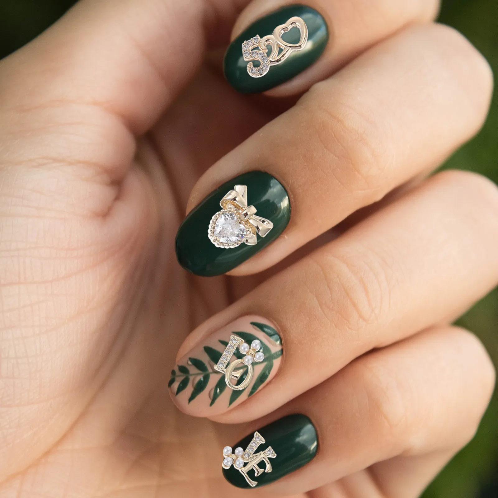 4Pcs Stylish DIY Manicures Decoration Pearl Nail Art Decorations Lightweight Portable Professional Personal Use
4Pcs Stylish DIY Manicures Decoration Pearl Nail Art Decorations Lightweight Portable Professional Personal Use