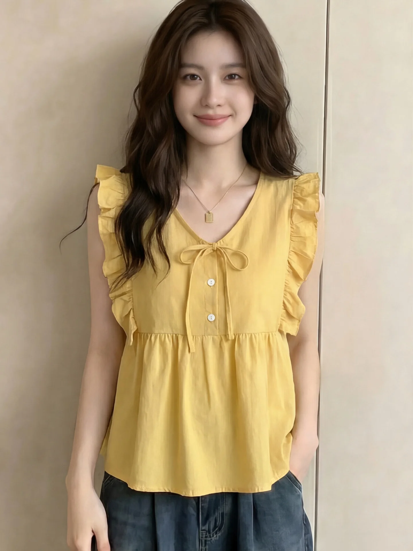 Yellow Loose Sleeveless Vest Doll Shirt Women Summer Outdoor Wear Anti-Aging Loose Belly Cover Thin Shirt Top Sweet Style
Yellow Loose Sleeveless Vest Doll Shirt Women Summer Outdoor Wear Anti-Aging Loose Belly Cover Thin Shirt Top Sweet Style