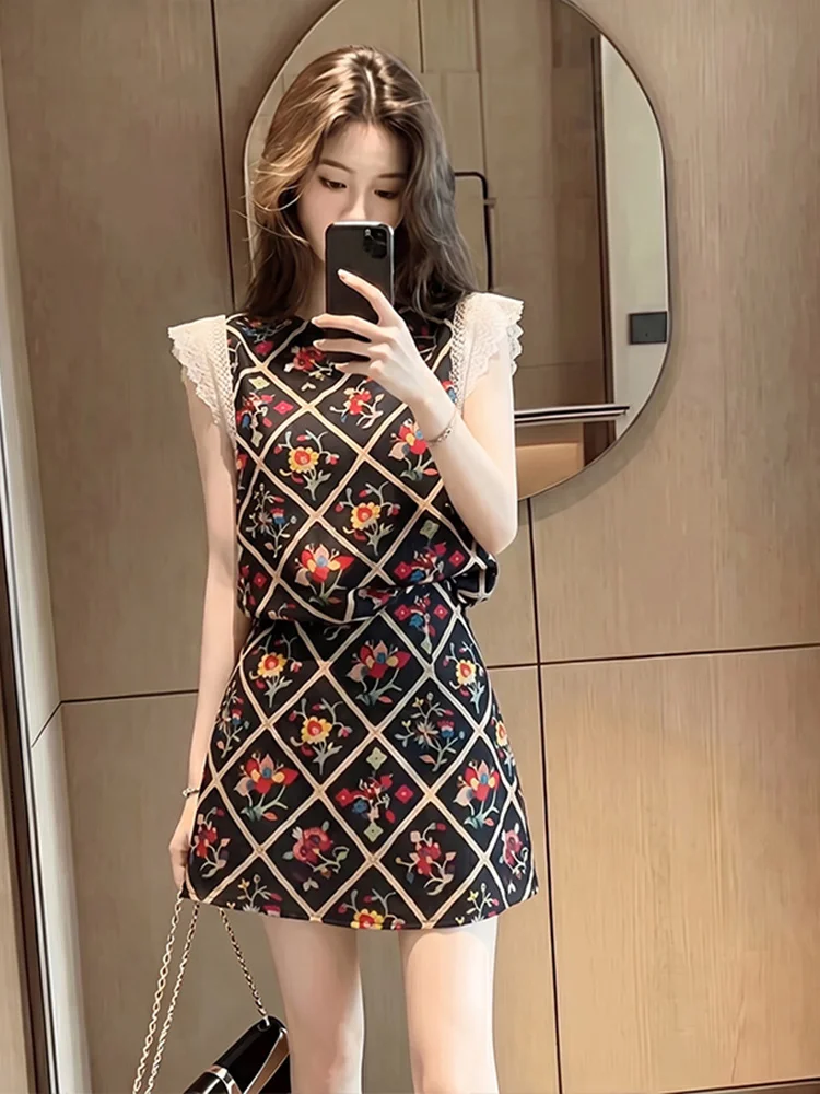 Floral Lace Sleeve Plant Print High Waist A-Line Skirt Slimming Set Casual Style round Neck Short Half Body Skirt
Floral Lace Sleeve Plant Print High Waist A-Line Skirt Slimming Set Casual Style round Neck Short Half Body Skirt