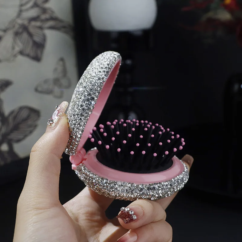 New Diamond-encrusted Cute Cherry Blossom Pink Mini Air Cushion Comb For Girls' Travel, Anti-static Folding Airbag Comb Button
New Diamond-encrusted Cute Cherry Blossom Pink Mini Air Cushion Comb For Girls' Travel, Anti-static Folding Airbag Comb Button
