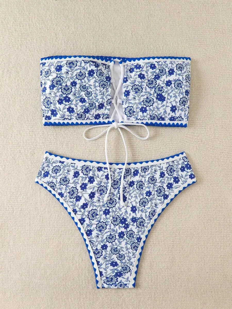 Floral Print Bandeau Bikini Set With Lace Trim And Back Tie
Floral Print Bandeau Bikini Set With Lace Trim And Back Tie