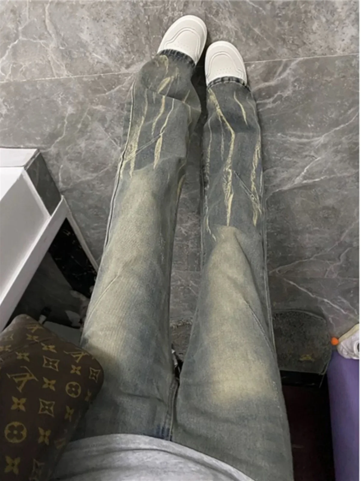 Washed Mud Color Lightning Pattern Tie Dye Jeans Women's American High Street Vibe Straight Leg Micro Flared Long Trousers
Washed Mud Color Lightning Pattern Tie Dye Jeans Women's American High Street Vibe Straight Leg Micro Flared Long Trousers