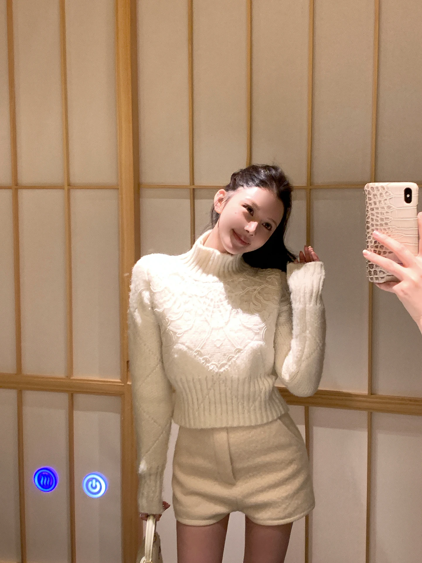 Titi Little Sister Soft Weave White Moonlight Knitted Sweater Women's Autumn Winter oulder High Collar Lace Patchwork ort...
Titi Little Sister Soft Weave White Moonlight Knitted Sweater Women's Autumn Winter oulder High Collar Lace Patchwork ort...